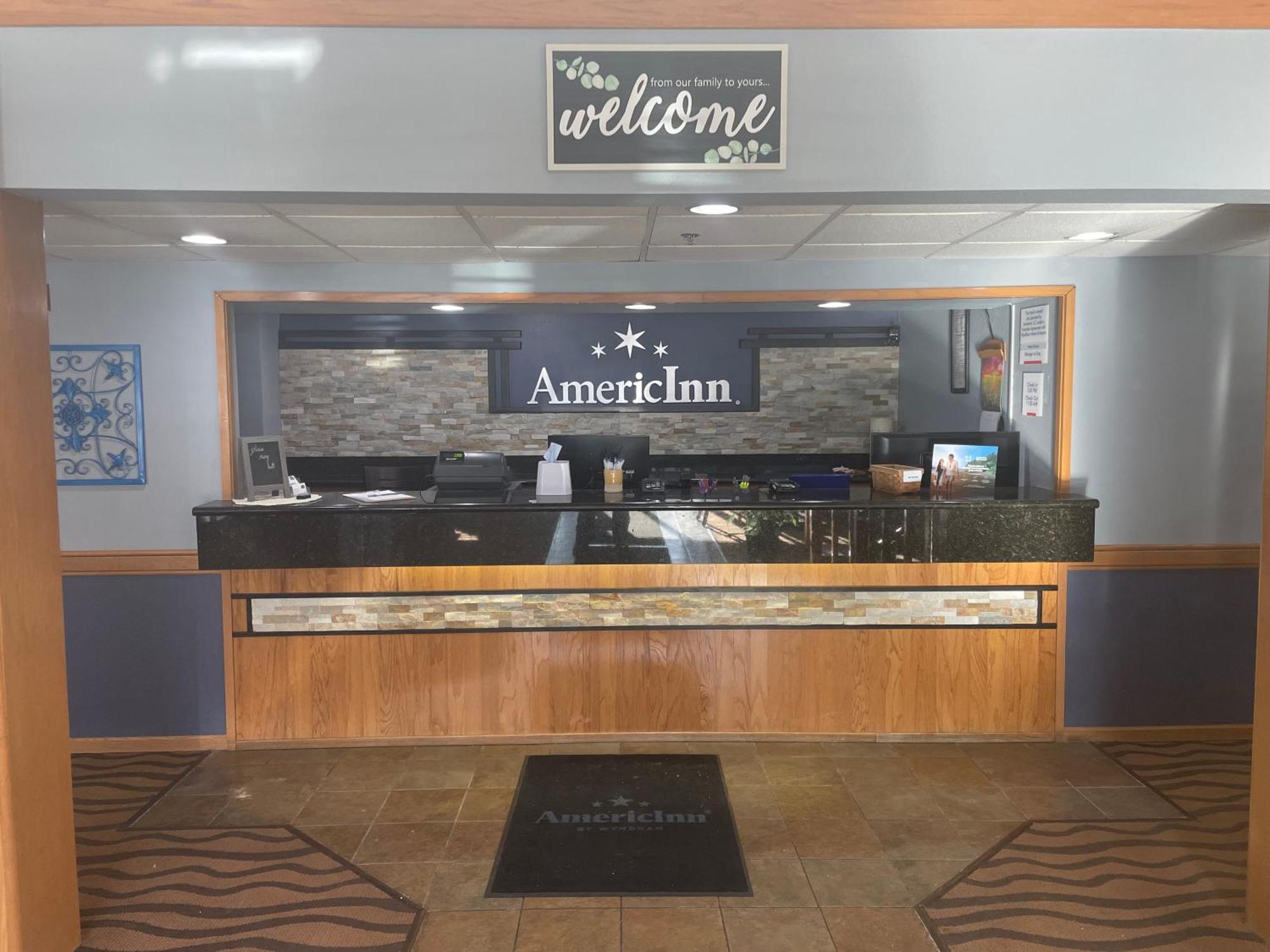 Americinn By Wyndham Hartford Wi Esterno foto