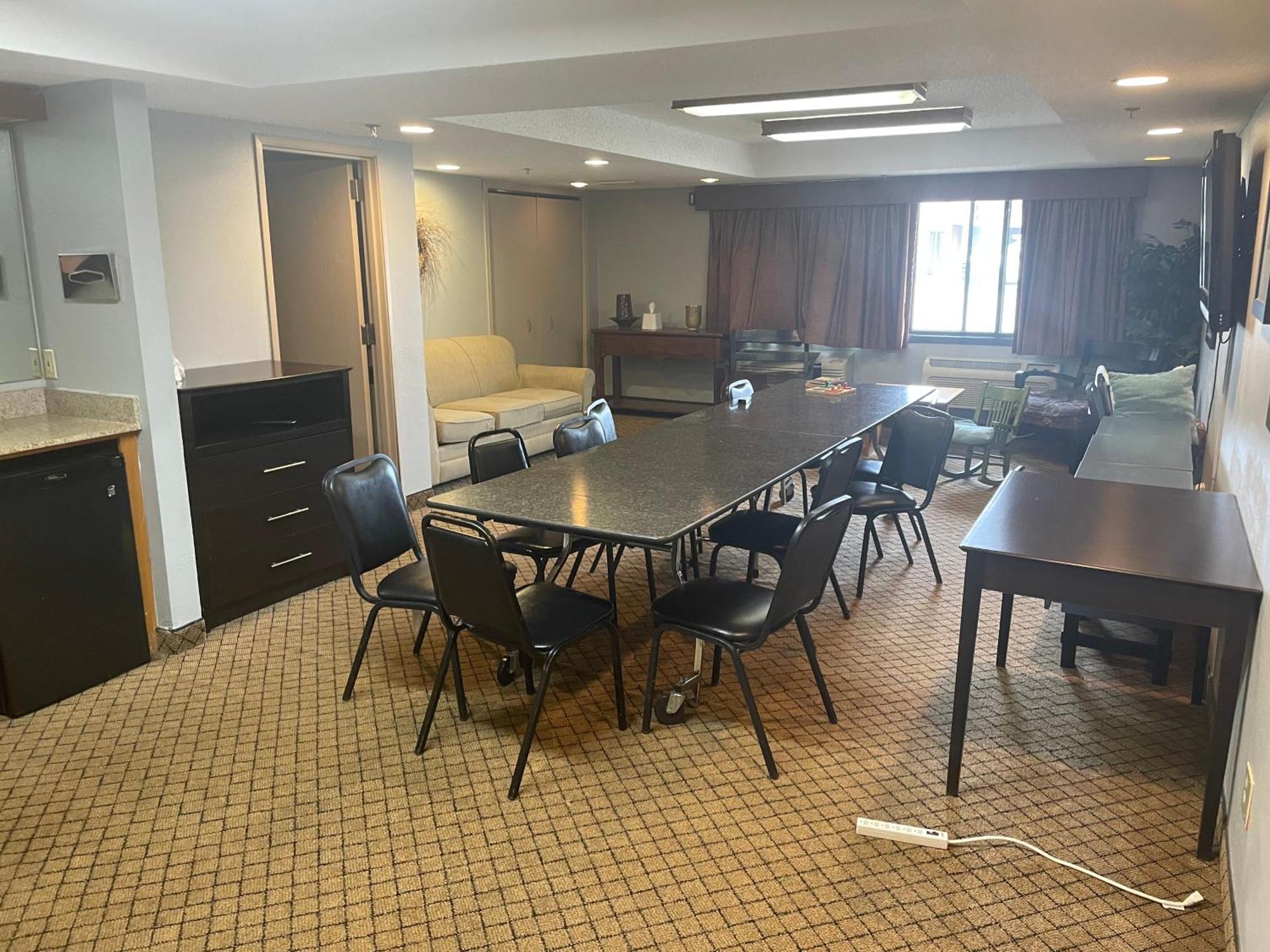 Americinn By Wyndham Hartford Wi Esterno foto