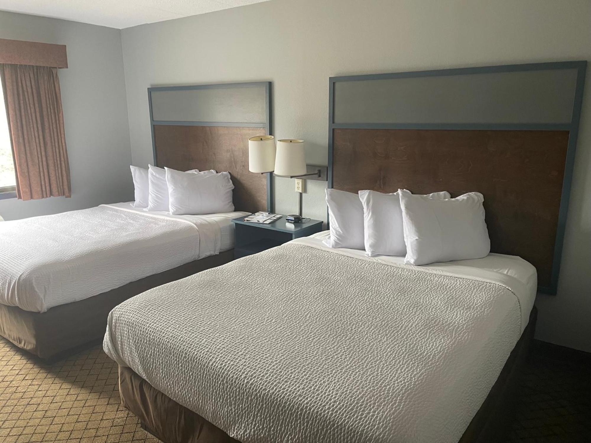 Americinn By Wyndham Hartford Wi Esterno foto