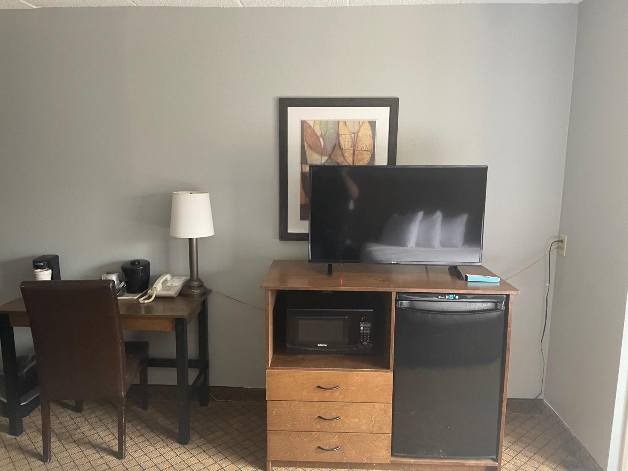 Americinn By Wyndham Hartford Wi Esterno foto