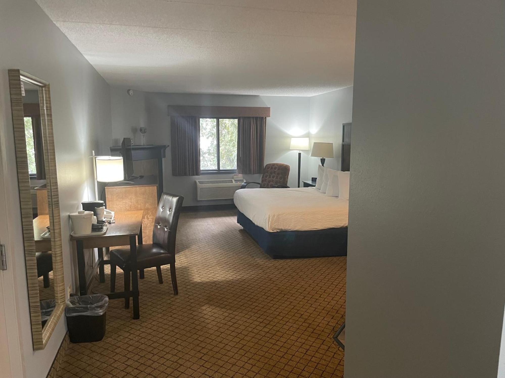Americinn By Wyndham Hartford Wi Esterno foto