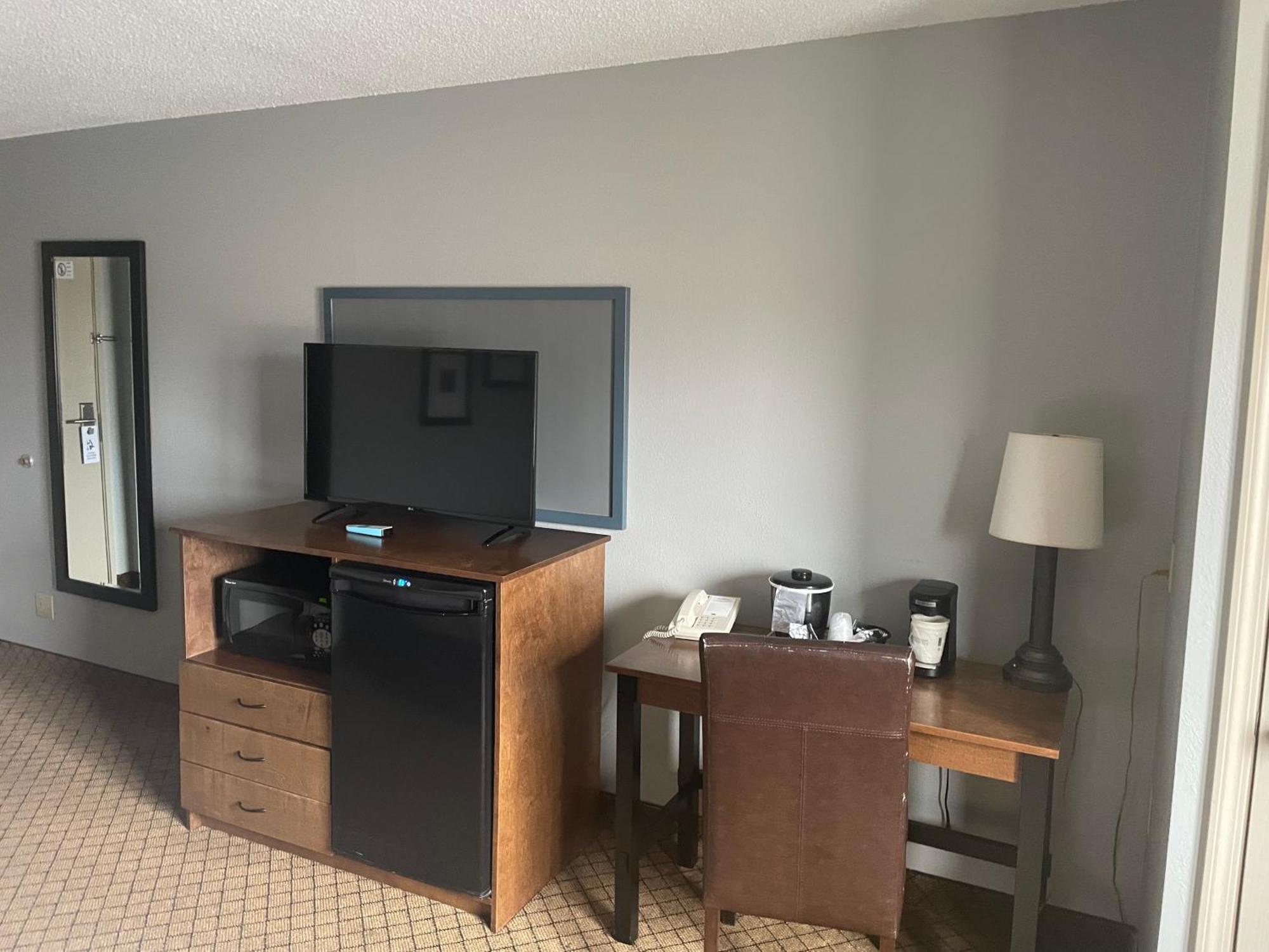 Americinn By Wyndham Hartford Wi Esterno foto
