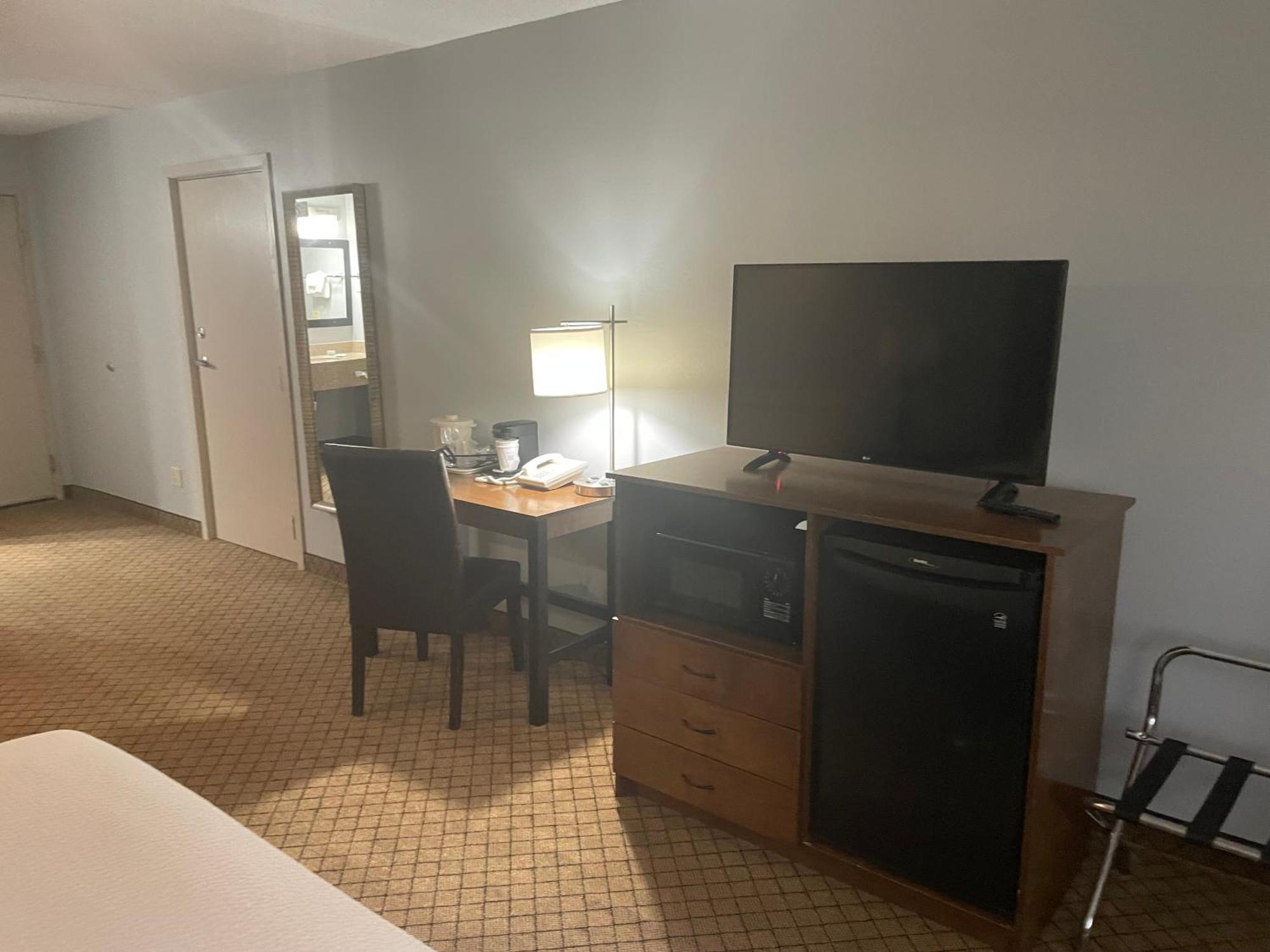 Americinn By Wyndham Hartford Wi Esterno foto