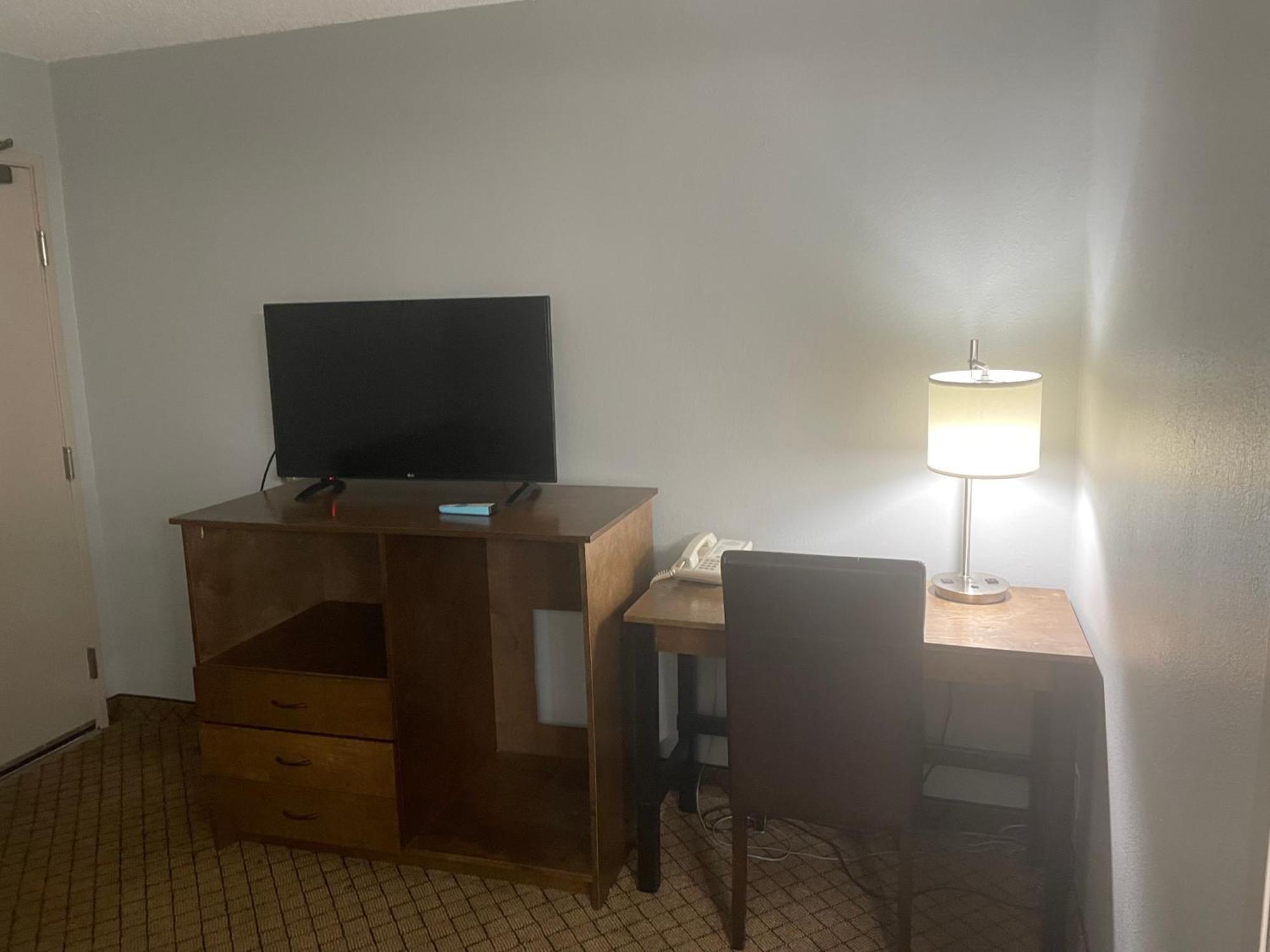 Americinn By Wyndham Hartford Wi Esterno foto